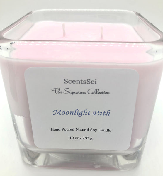 Musk bouquet enhanced by exotic woods with hints of flowers
