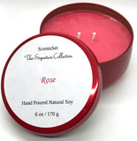 Top: Green Leaves, Ozone Middle: Rose, Carnation, Lily of the Valley, Ylang Ylang Base: Powder, Peppercorn
